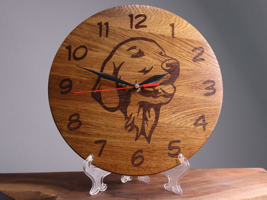 Exclusive wooden clock labrador