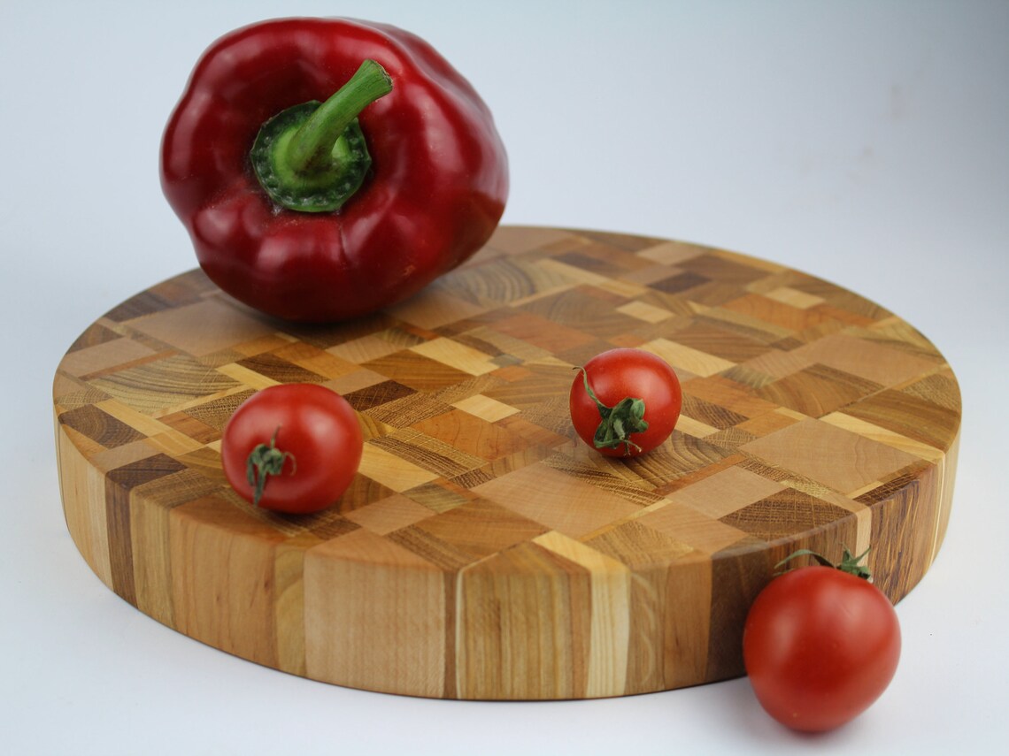 Exclusive end grain cutting board