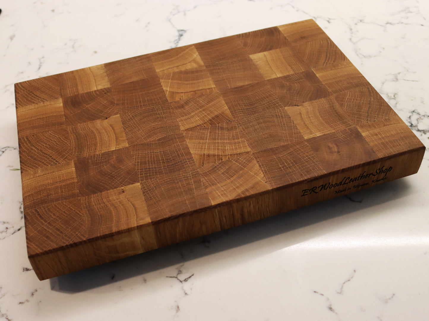 Exclusive end grain cutting board