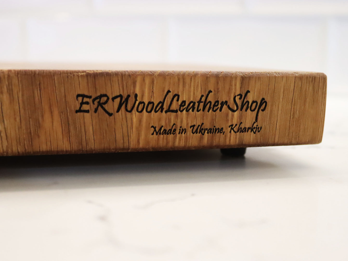 Exclusive end grain cutting board