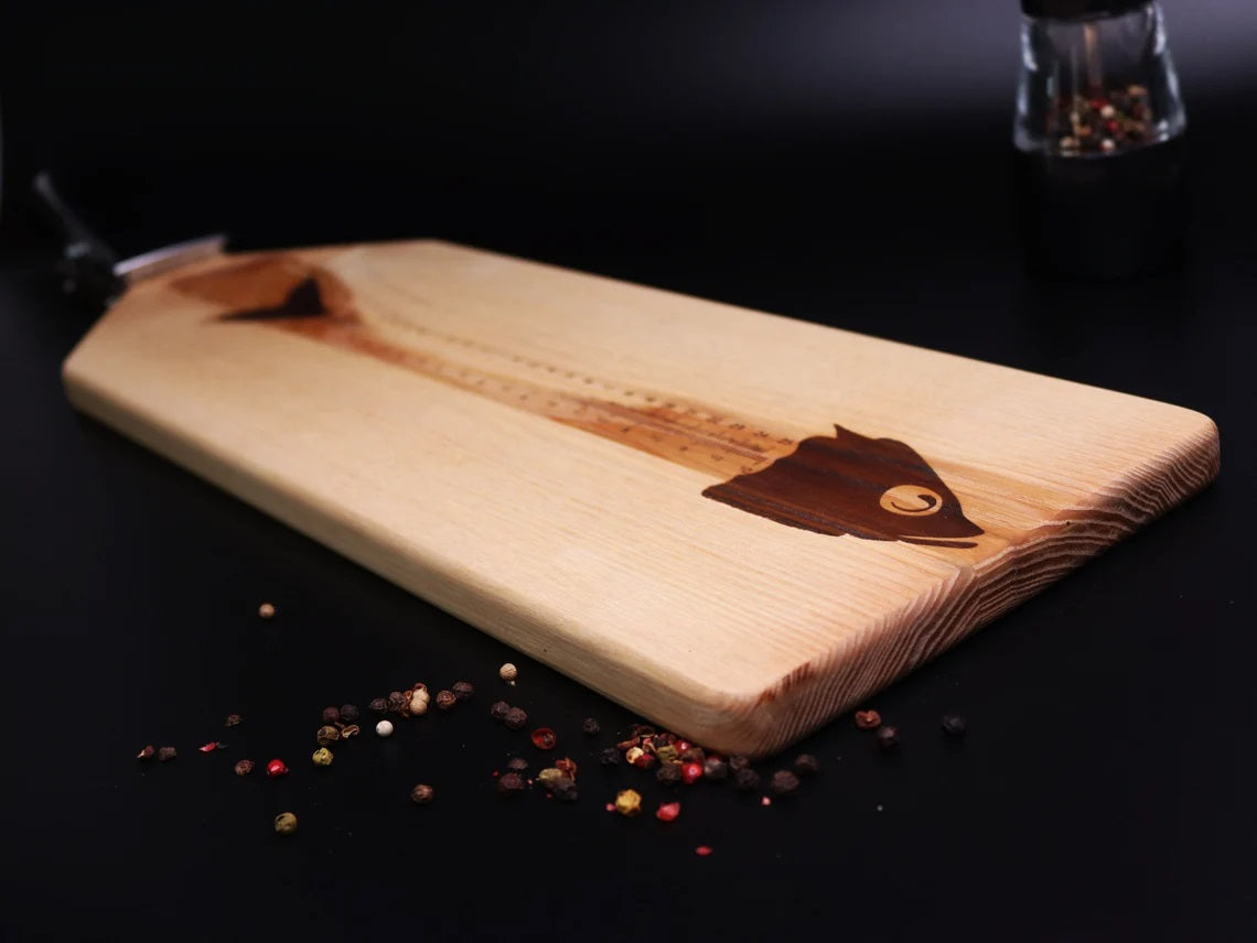 Ash-tree cutting board for fish with clamp