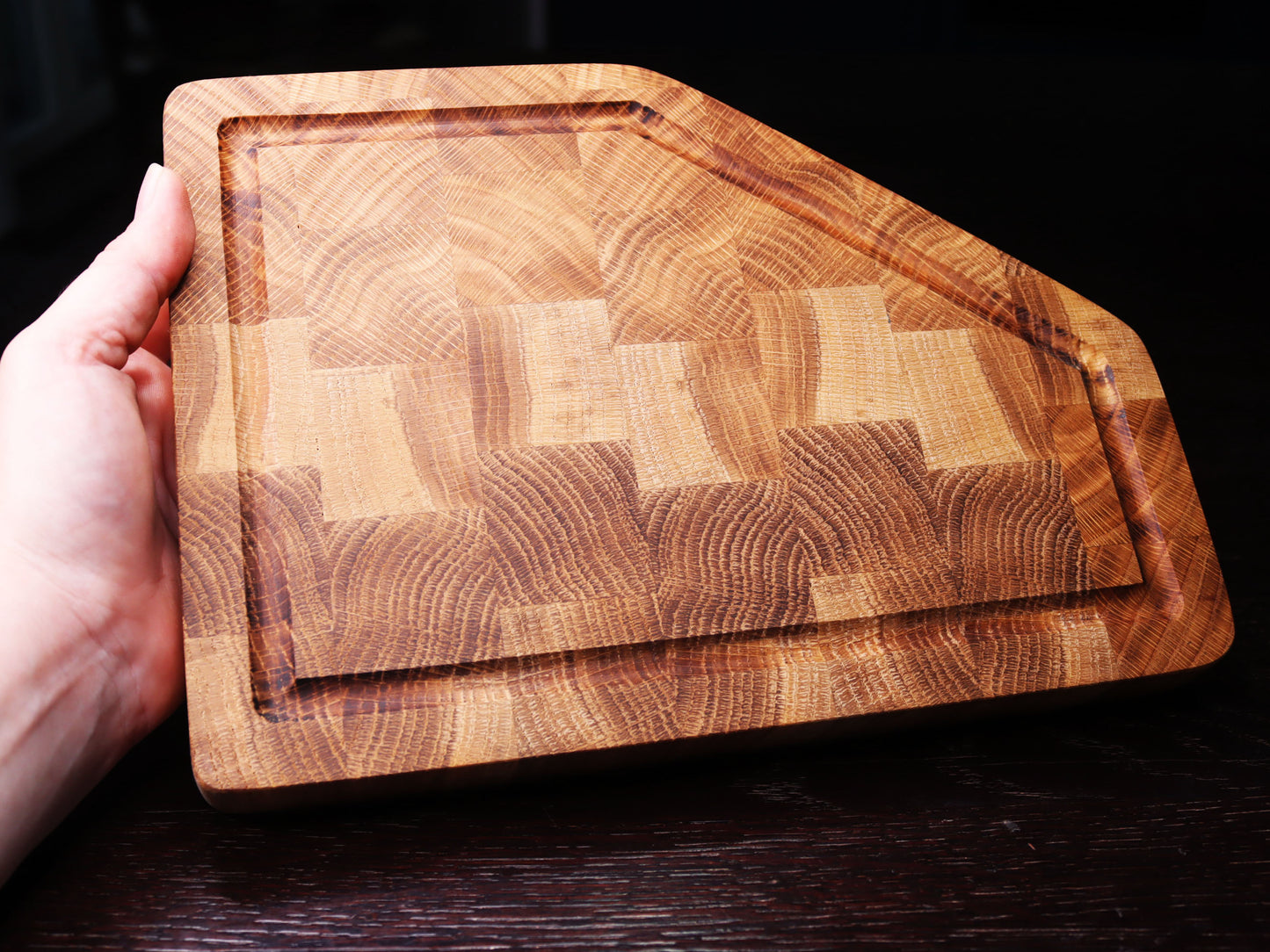 Exclusive end grain cutting board