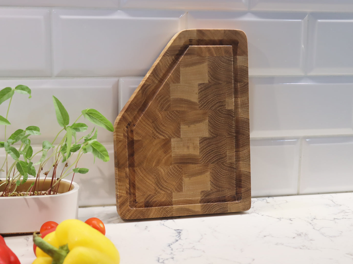 Exclusive end grain cutting board