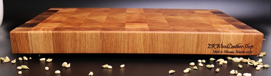 Exclusive end grain cutting board