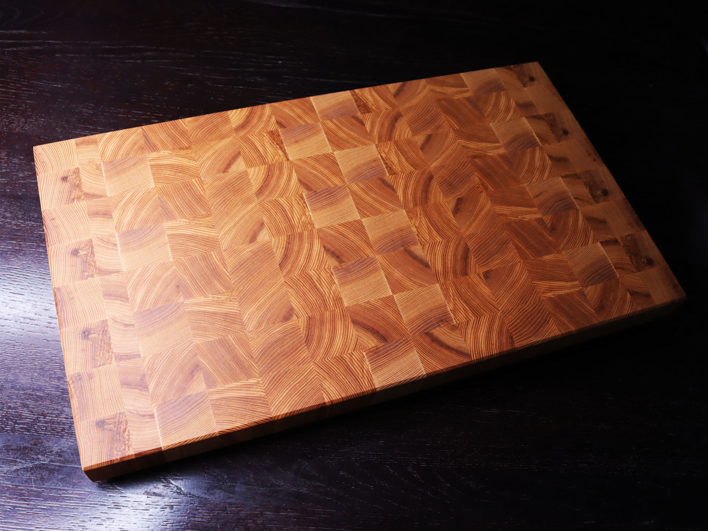 Exclusive large end grain cutting board