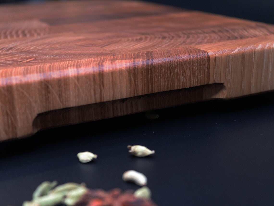 Exclusive end grain cutting board