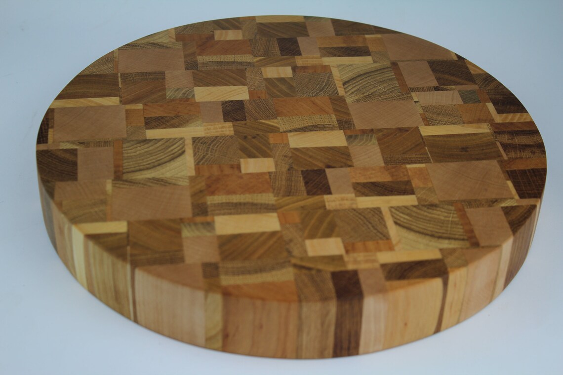 Exclusive end grain cutting board