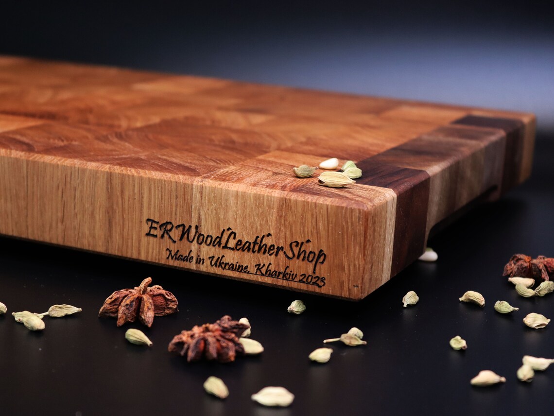 Exclusive end grain cutting board