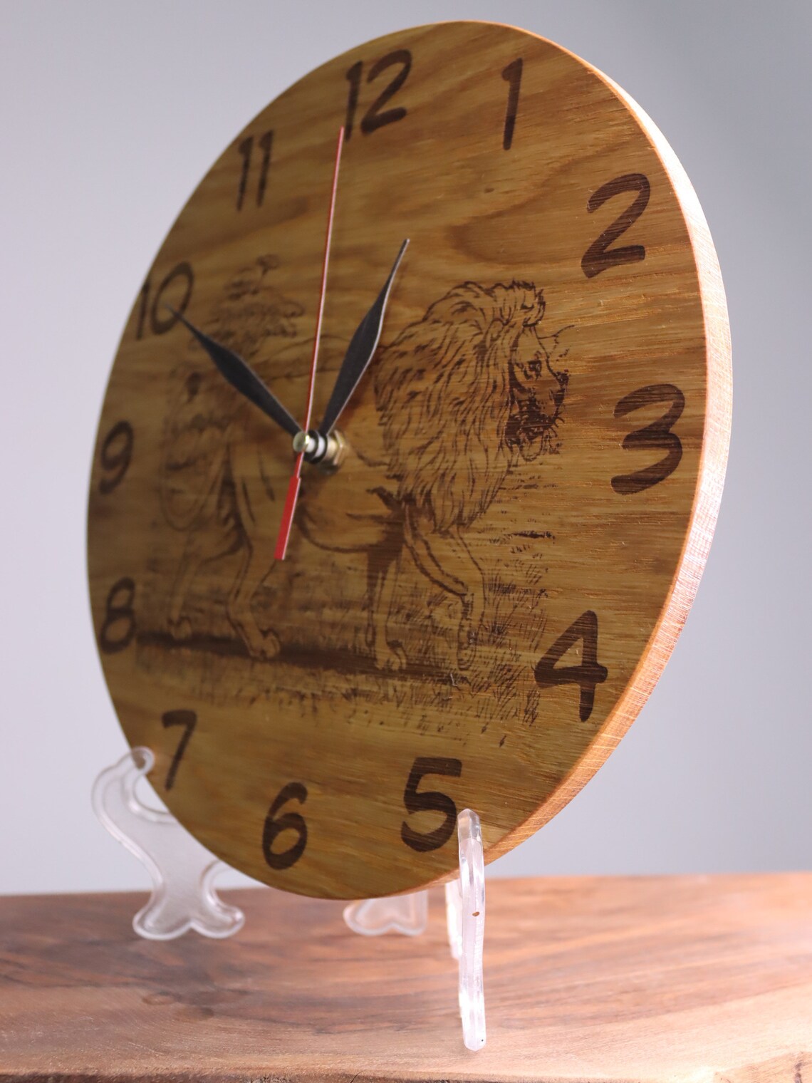 Exclusive wooden clock lion