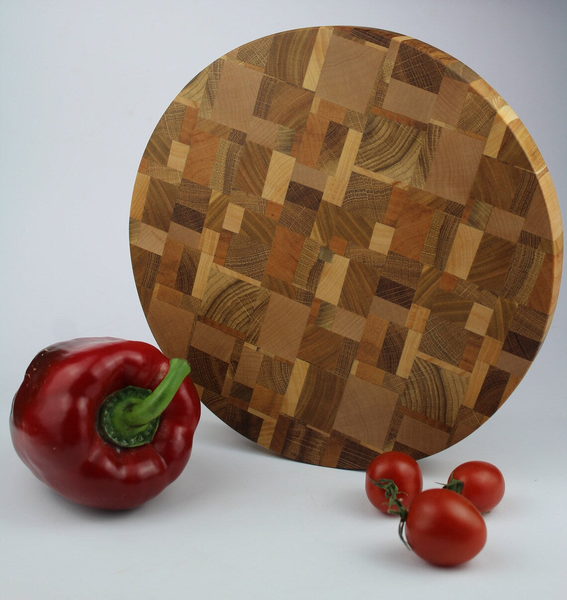 Exclusive end grain cutting board