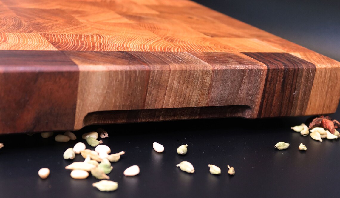 Exclusive end grain cutting board