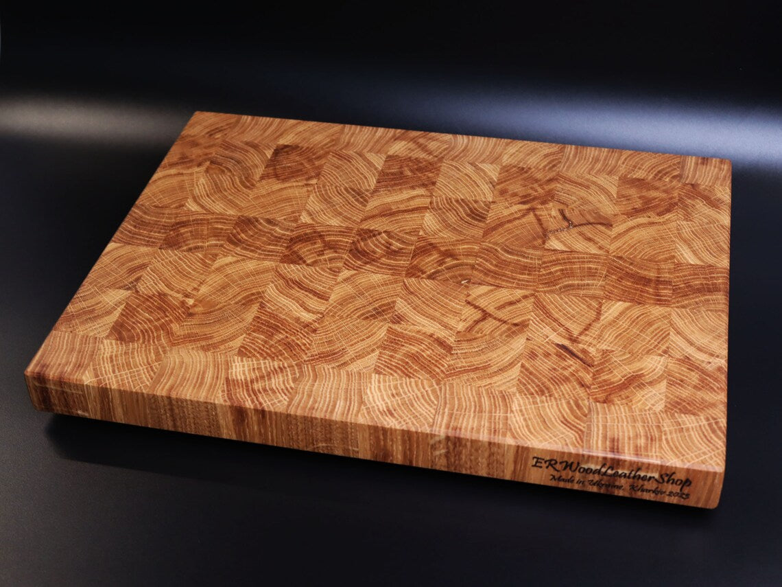 Exclusive end grain cutting board