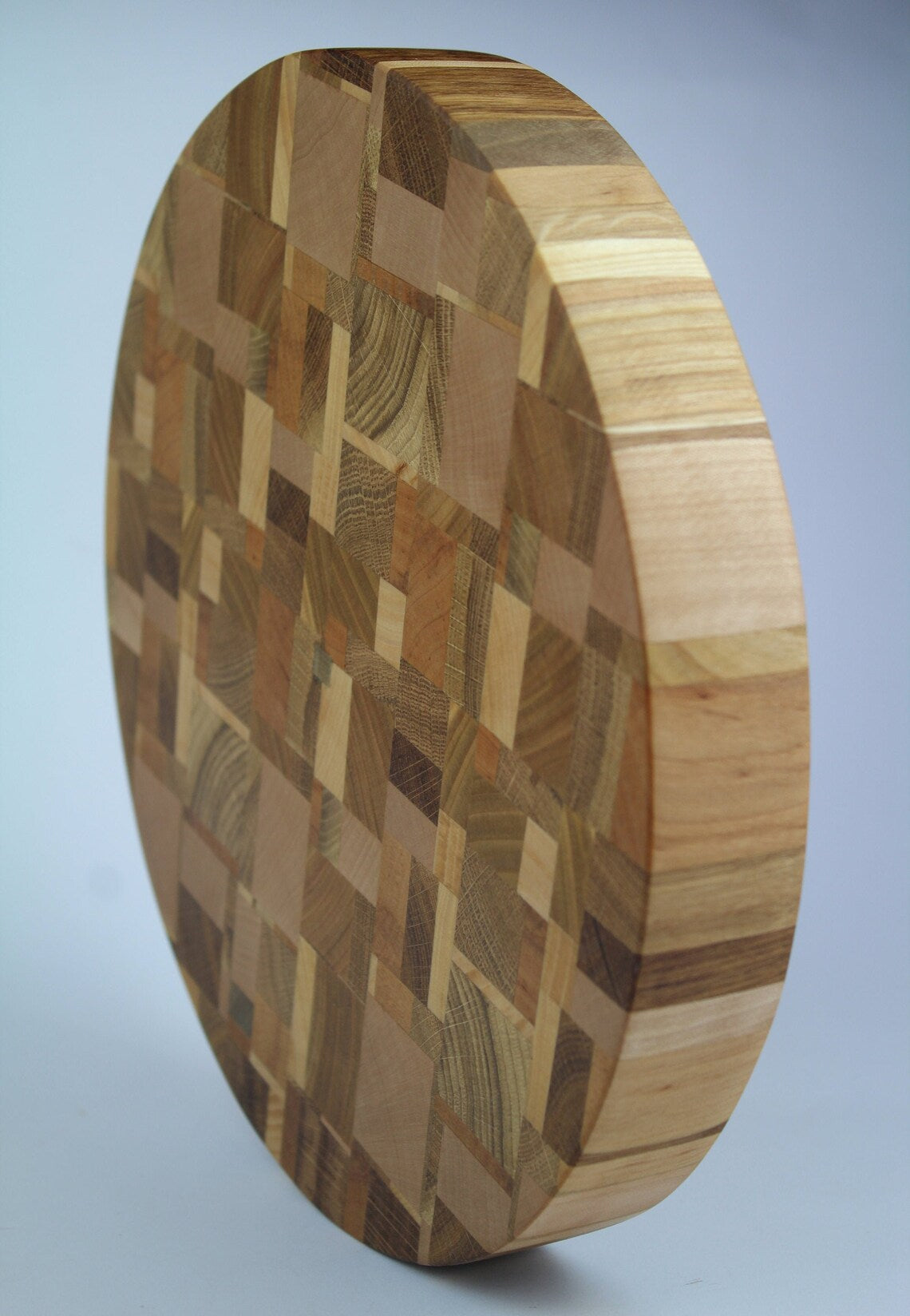 Exclusive end grain cutting board