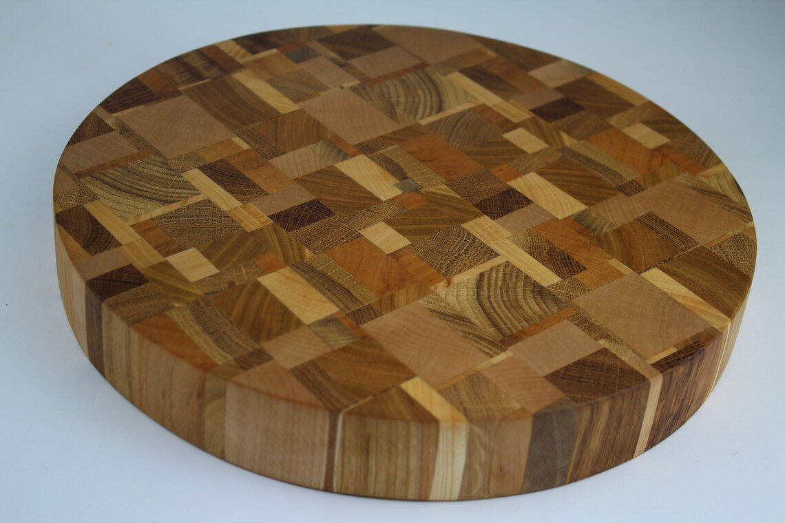 Exclusive end grain cutting board