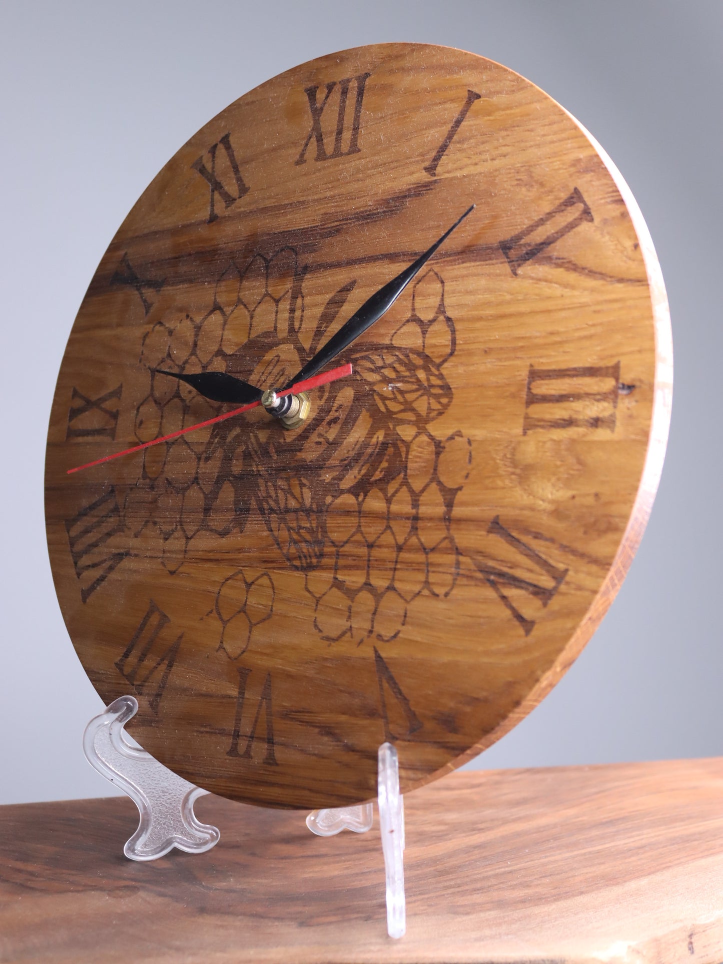 Exclusive wooden clock bee honey honeycomb hive