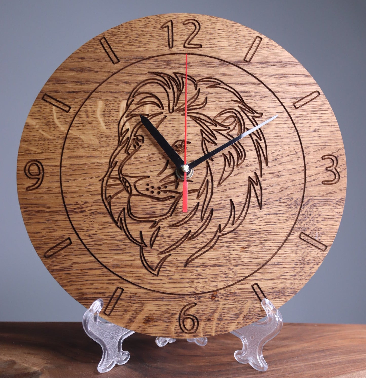 Exclusive wooden clock lion