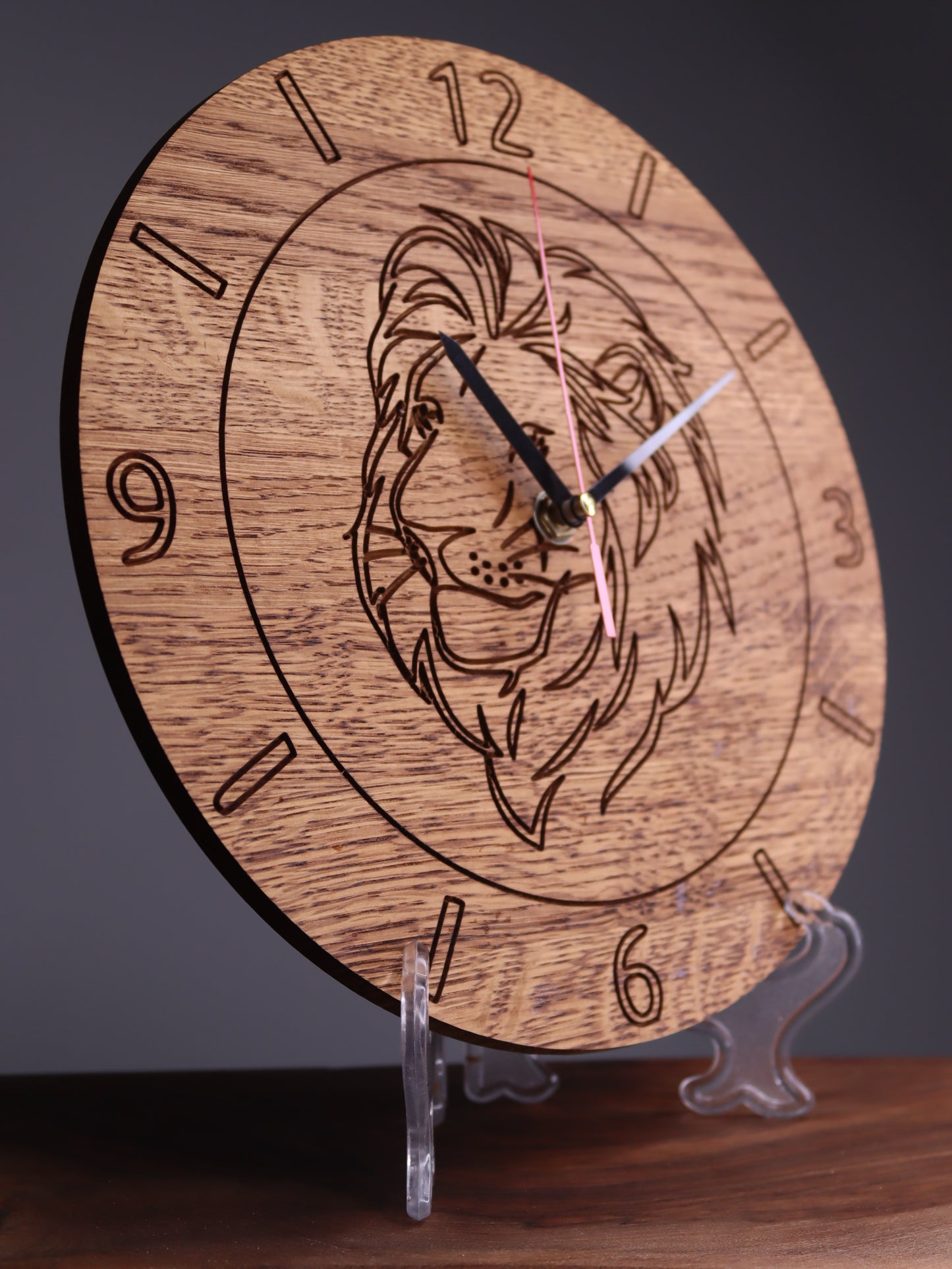 Exclusive wooden clock lion